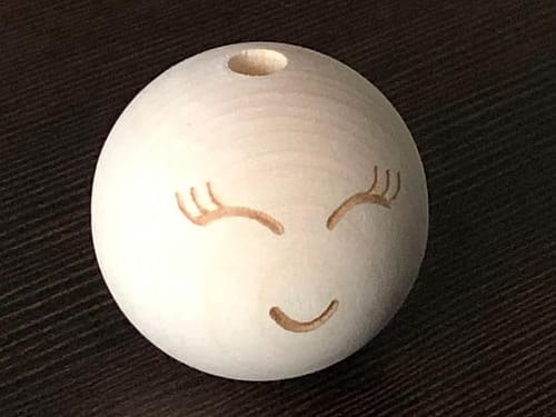 Koral grawerowany 20mm Oczy + buzia damskie