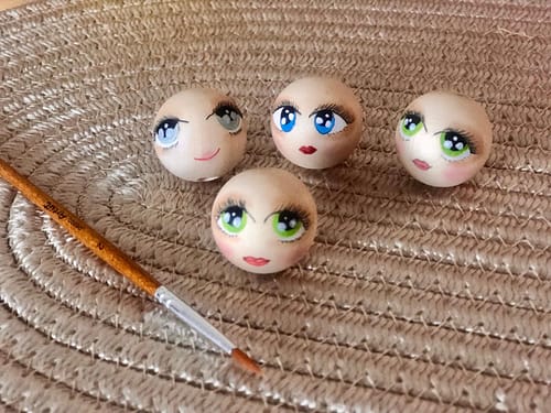 Koral ręcznie malowany otwarte Oczy + usta